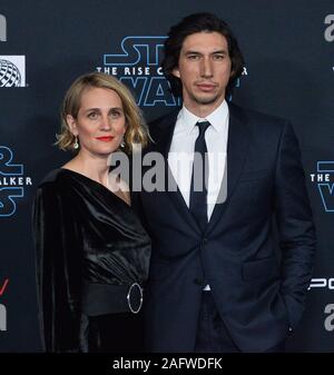 Los Angeles, Stati Uniti. Xvii Dec, 2019. Membro del cast Driver Adam e sua moglie Joanne Tucker frequentare la premiere motion picture sci-fi fantasy "Star Wars: Il luogo di Skywalker' a TCL teatro cinese nella sezione di Hollywood di Los Angeles il lunedì, 16 dicembre 2019. Trama: la resistenza superstite si affaccia al primo ordine una volta di più nel capitolo finale della saga di Skywalker. Foto di Jim Ruymen/UPI Credito: UPI/Alamy Live News Foto Stock