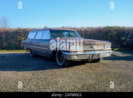 1963 Ford Galaxy Country Sedan station wagon, patina o ratto look '60 auto americana con un 6/3 litri V8 Foto Stock