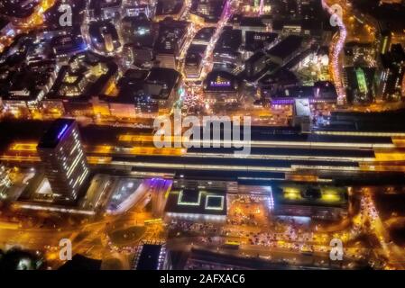 Foto aerea, stazione centrale di Essen, stazione Essen-Süd, Handelshof, quartiere meridionale, Essen, la zona della Ruhr, Renania settentrionale-Vestfalia, Germania, DE, Europa, bir Foto Stock