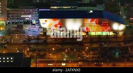 Fotografia aerea del museo del calcio in Dortmund di notte, Dortmund, la zona della Ruhr, Renania settentrionale-Vestfalia, Germania, DE, Europa, fotografia aerea, bi Foto Stock