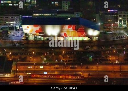 Fotografia aerea del museo del calcio in Dortmund di notte, Dortmund, la zona della Ruhr, Renania settentrionale-Vestfalia, Germania, DE, Europa, fotografia aerea, bi Foto Stock