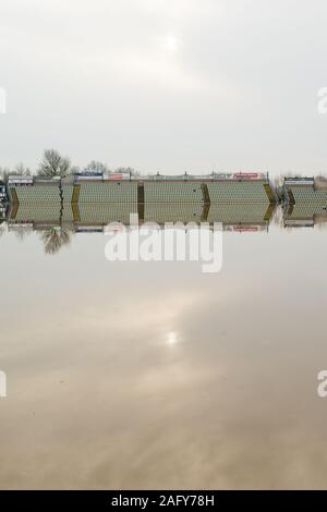 Worcester, Worcestershire, Regno Unito. Xvii Dec, 2019. Worcester County Cricket Ground inondazioni con acqua dal fiume teme ed è sotto diversi metri di acqua per la quinta volta in 2019. Credito: Pietro Lopeman/Alamy Live News Foto Stock