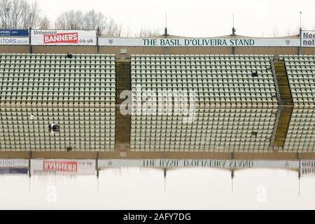 Worcester, Worcestershire, Regno Unito. Xvii Dec, 2019. Worcester County Cricket Ground inondazioni con acqua dal fiume teme ed è sotto diversi metri di acqua per la quinta volta in 2019. Credito: Pietro Lopeman/Alamy Live News Foto Stock