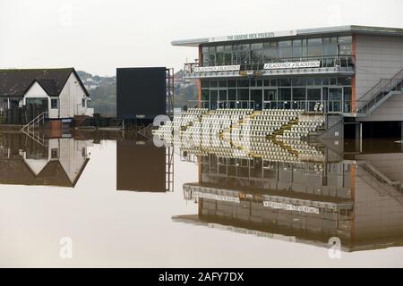 Worcester, Worcestershire, Regno Unito. Xvii Dec, 2019. Worcester County Cricket Ground inondazioni con acqua dal fiume teme ed è sotto diversi metri di acqua per la quinta volta in 2019. Credito: Pietro Lopeman/Alamy Live News Foto Stock