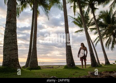 Navigare il sorgere del sole in Costa Rica Foto Stock