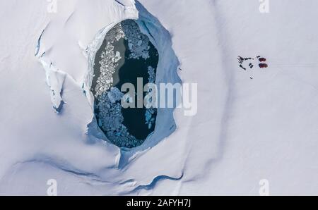 Gli scienziati dalla caldera di Bardarbunga, Vatnajokull calotta di ghiaccio, Islanda. Foto Stock