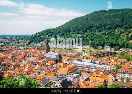 Heidelberg Città vecchia panorama vista dal castello di Heidelberg in Germania Foto Stock