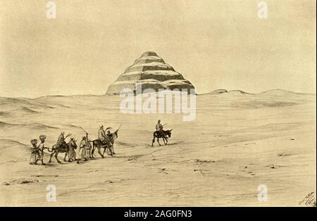 Piramide di Djoser a Saqqara, vicino a Il Cairo, Egitto, 1898. La piramide è stata costruita nel 27 secolo a.c. per la sepoltura del faraone Djoser. Da "rund um die Erde" [attorno alla Terra], scritto ed illustrato da C. W. Allers. [Union Deutsche Verlagsgesellschaft, Stuttgart, 1898] Foto Stock
