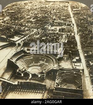 'Modello di rovine di Pompei e il Museo Nazionale di Napoli Italia', C1909. Pompei fu antica città romana sepolta sotto 4 a 6 m di ceneri vulcaniche dall'eruzione del Vesuvio nel 79 D.C.. Modello progettato su iniziativa di Giuseppe Fiorelli, supervisore degli scavi di Pompei dal 1861 presso il Museo Archeologico Nazionale di Napoli. Per essere visualizzati su un Sun stereoscopio scultura realizzata da Underwood &AMP; Underwood. [Rose Stereografia Company, Melbourne, Sydney, Wellington &AMP; Londra, c1909] Foto Stock