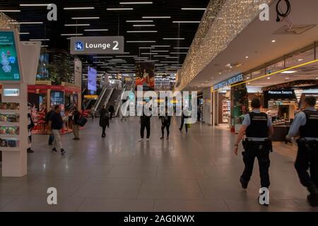 Shopping Mall dietro i cancelli dell'aeroporto di Schiphol nei Paesi Bassi 2019 Foto Stock