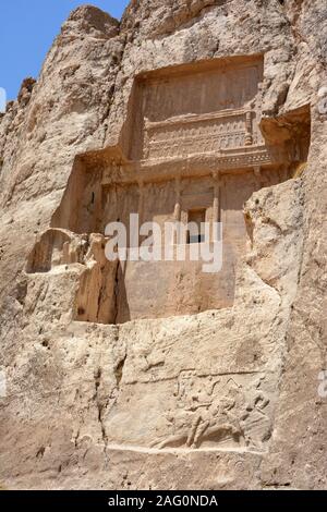 Tomba di Dario II (regnò 423–404 a.C.), Naqsh e Rostam, Iran Foto Stock