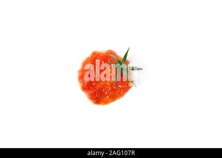 Salsa rossa in forma di pomodoro isolato su sfondo bianco Foto Stock