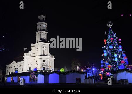 Kaunas magia albero di Natale e il mercato tradizionale nella città vecchia Foto Stock