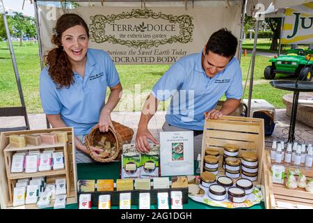 Miami Florida,Bayfront Park,Miami Goin' Green,Earth Day,festival,eco friendly,espositore,SOAP,FL100430008 Foto Stock