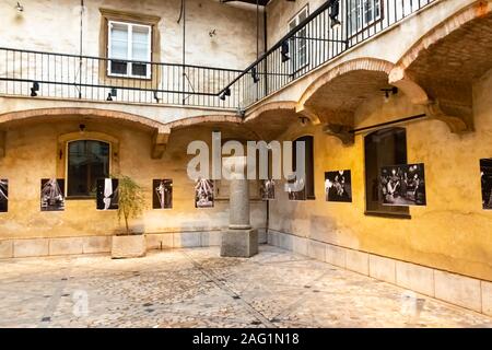 Lubiana, Slovenia, 15 Dicembre 2019 - Lubiana municipio della città con una bella architettura e decorazione Foto Stock