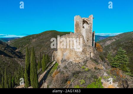 Rovine medievali di castelli catari Lastours nei Pirenei, Francia Foto Stock