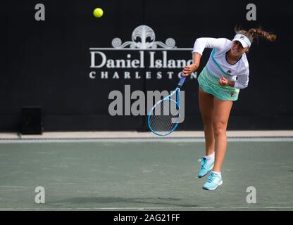 Sofia Kenin degli Stati Uniti in azione durante il primo round del 2019 auto Volvo Open WTA Premier torneo di tennis Foto Stock