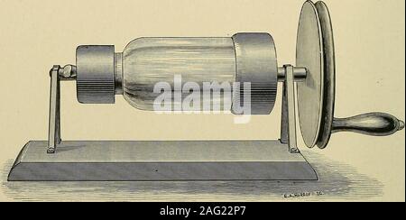 . Materie plastiche e di riempimento; come appartenenti al riempimento di tutte le cavità di decadimento in denti sotto il livello medio di struttura e di difficile e cavità inaccessibili in denti di tutti i gradi della struttura. r. Anche se i produttori non hanno esitato a tagliare fino largequantities della lega e tenere in magazzino, senza timore di de-terioration, è tuttavia stato pensato da loro e dail professione generalmente, che tale armonia è pregiudizievole,e da questa convinzione di alcuni professionisti hanno archiviato in alto o turnedup ma piccole porzioni di lingotti di loro in un momento in ordine materiale thattheir potrebbe sempre Foto Stock
