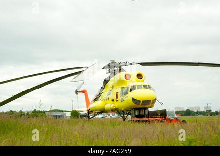 Il vecchio MI-10K elicottero Foto Stock