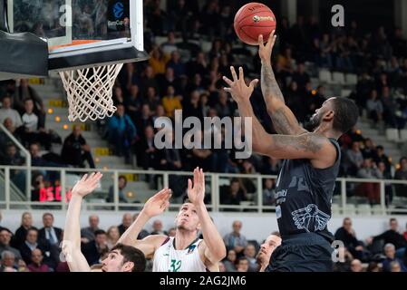 Trento, Italia, 17 dic. 2019, rashard kelly (0) dolomiti energia trentino durante il Dolomiti Energia Trento vs Unicaja Malaga - Basket campionato EuroCup - Credit: LPS/Roberto Tommasini/Alamy Live News Foto Stock