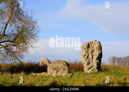 Il Wiltshire villaggio di Avebury, famoso per la sua permanente del Neolitico stone circle. Foto Stock