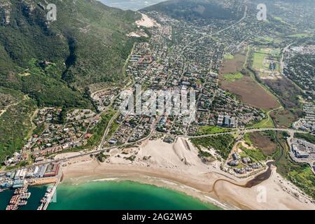 Hout Bay (Cape Town, Sud Africa) vista aerea riprese da un elicottero Foto Stock