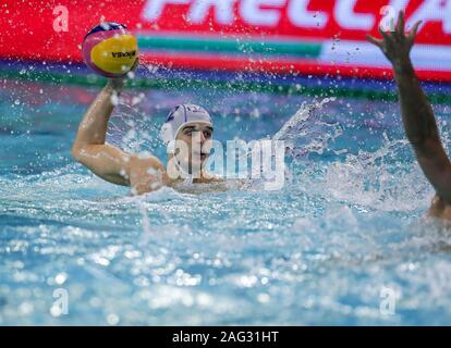 Civitavecchia, Italia. Xvii Dec, 2019. Vincenzo dolce (Italia)durante il mondo di pallanuoto maschile del Campionato Europeo - Italia vs Georgia, pallanuoto Squadra Nazionale Italiana di Civitavecchia, Italia, 17 Dicembre 2019 - LPS/Luigi Mariani Credito: Luigi Mariani/LP/ZUMA filo/Alamy Live News Foto Stock