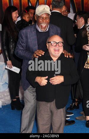 Los Angeles, Stati Uniti d'America. 09Dec, 2019. Danny DeVito, Danny Glover 12/09/2019 "Jumanji: il livello successivo" Premiere tenutasi presso la leva TCL Teatro Cinese a Hollywood, CA Credito: Cronos/Alamy Live News Foto Stock