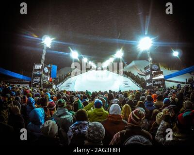 ASPEN, CO, Stati Uniti - Jan 02, 2019: un elevato angolo colpo di pubblico di X Games di Aspen Colorado Foto Stock