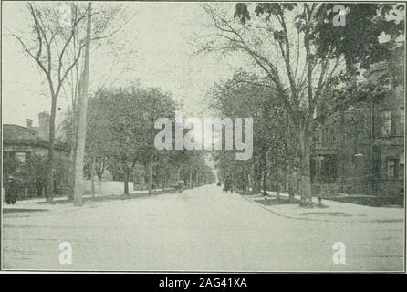 . St Andrew's College Review, Pasqua 1916. Completa il corso accademico, tra cui onorare la matricola e primo anno Università lavoro.Musica, preparazione per tutti gli esami.DDmsstic Scienza : tre corsi.eloquio, compreso il distacco ot discorso difetti.Educazione Fisica : esercizi correttivi.Games ; tennis, cricket, Massa Hockey. Bagno piscina.. Per il prospetto si applicano al Segretario, St. Margarets College, Toronto ho digitalizzato da Internet Archive nel 2010 con un finanziamento dalla st Andrews College www.archive.org/details/eastandrewscollege16stan Foto Stock