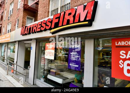 Materasso Showroom di ferma materasso Store, NYC, STATI UNITI D'AMERICA  Foto stock - Alamy