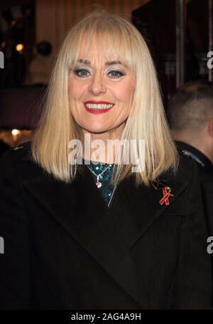 Tracie Bennett assiste le tende il Musical premere notte al Wyndhams Theatre di Londra. Foto Stock