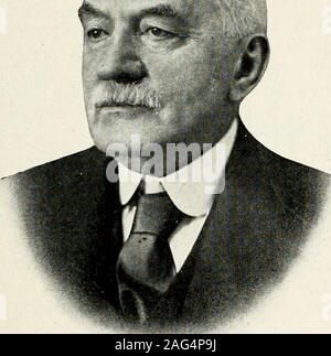 . Scannell's New Jersey prima cittadini : biografie e ritratti di notevole vivono gli uomini e le donne del New Jersey con informazione scorci nello stato della storia e affari. e a Princeton College,dove si è laureato nel 1866,con gli onori. Ha studiato lawwith Jehiel G. Shipman al Bel-videre ed è stato ammesso alla thebar come un avvocato nel giugno del 1869, e come un consigliere inJune, 1872. Egli ha iniziato il prac-tice di diritto ui Jersey City nel 1870, ed è stato lì dal.fu nominato CourtJudge distretto in Jersey City da gover-né Bedle quando il DistrictCourts erano prima creato nel1877. Nel 1885 W Foto Stock