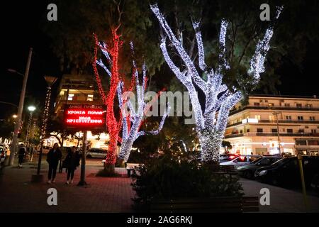 Dicembre 16, 2019: Atene, Grecia. Il 16 dicembre 2019. Il servizio di tram nel centro di Atene. La rete di tram collega il centro di Atene con i quartieri costieri di Faliro e Voula (credito Immagine: © Mohammed Turabi/IMAGESLIVE via ZUMA filo) Foto Stock