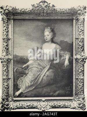 . Objets d'art et d'ameublement des XVIIe & XVIIIe siècles. N° 47. V 48 26 NATTIER (JEAN-MARC)1685-1766 49 - portrait de femme. En buste, vue de face, corpino décolleté blanc, retenu sur les épaulespar rubans des Roses, les cheveux relevés et poudrés, ornés dune plumeet ruban dun. Toile de forme ovale. Haut, 35 cent.; larg., 25 cent. Exposition Universelle de 1878.Ventes Daru, Alcxamlrc Dumas, Muhlbachrr. Foto Stock