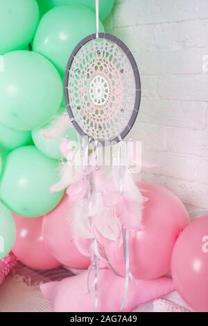 Bella dream catcher nel design con colori luminosi. Foto Stock