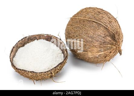 La farina di cocco come dettagliato di close-up shot isolato su sfondo bianco (messa a fuoco selettiva) Foto Stock