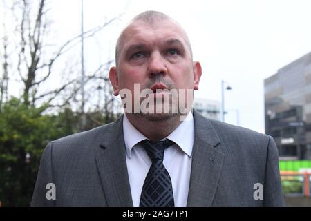 L ex calciatore Neil Shipperley arriva a Uxbridge Magistrates' Court, West London, dove egli è dovuta a essere condannati per aver intenzionalmente esponendo il suo genitali intendendo che qualcuno avrebbe potuto vederli e essere causato di allarme o di emergenza. Foto Stock