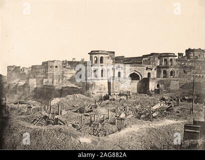 Felice Beato (1832 - 1909) - Il Mucha fortificazione, o la cittadella vecchia di Lucknow Foto Stock