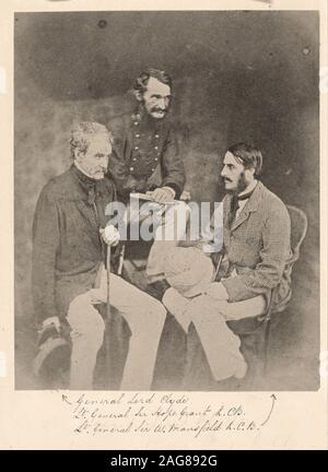 Felice Beato (1832 - 1909) - Generale Signore Clyde, Lieutenant-General Sir speranza concedere, K.C.B. e Lieutenant-General Sir W. Mansfie... Foto Stock