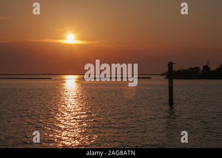 Tramonto sulla Laguna di Grado Friuli Venezia Giulia, Italia Foto Stock