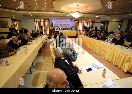 La città di Gaza, Striscia di Gaza, Territori palestinesi. Xviii Dicembre, 2019. Palestinesi partecipare alla XIII Gerusalemme conferenza scientifica, nella Striscia di Gaza City, il 18 dicembre 2019 Credit: Ashraf Amra/immagini APA/ZUMA filo/Alamy Live News Foto Stock