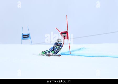 Courchevel Francia Dic 17 219 Alice Robinson di Nuova Zelanda in competizione in donne Slalom Gigante Audi FIS Coppa del Mondo di Sci alpino Sci 2019/20 Sport invernale Foto Stock