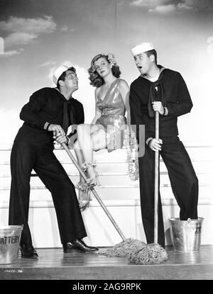 JERRY LEWIS, Dean Martin e CORINNE CALVET in SAILOR ATTENZIONE (1952), diretto da HAL WALKER. Credito: Paramount Pictures / Album Foto Stock