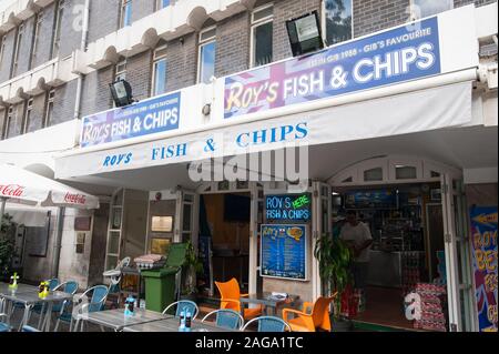 Regno Unito, Gibilterra: Ci sono molti pesci e patatine. Foto Stock