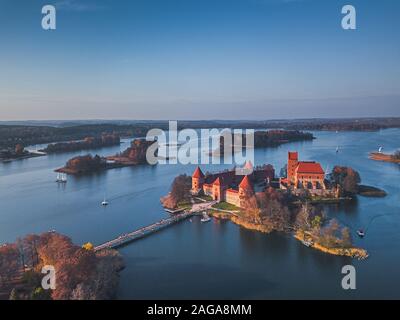 Bellissimo paesaggio drone immagine del Castello di Trakai Foto Stock