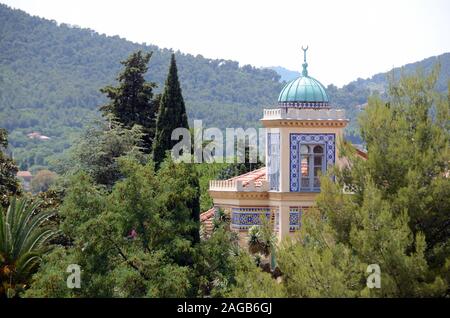 Torre Belvedere della lorientalista, Belle Epoque o Neo-Moorish Villa Mauresque (1881) progettato da Pierre Chapoulart Hyères Var Costa Azzurra Francia Foto Stock