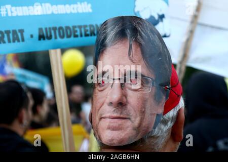 Barcellona, 18-12-2019. LaLiga 2019/ 2020, la data del 10. Barcelona-Real Madrid. Tsunami manifestazione democratica Foto Stock