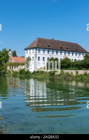 Panorama sul Reno con ex monastero del Monastero di Rheinau, Canton Zurigo, Svizzera, Europa Foto Stock