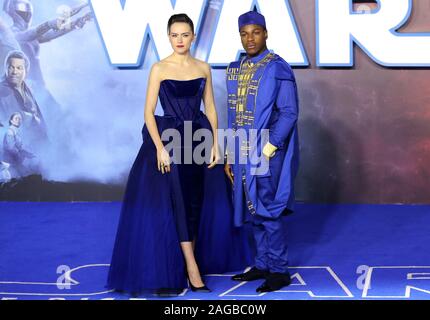 Daisy Ridley e John Boyega partecipando alla premiere di Star Wars: Il luogo di Skywalker tenutosi presso la Vue Leicester Square a Londra. Foto Stock